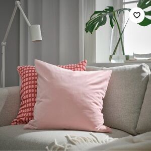 Set of 2 pink velvet cushion covers